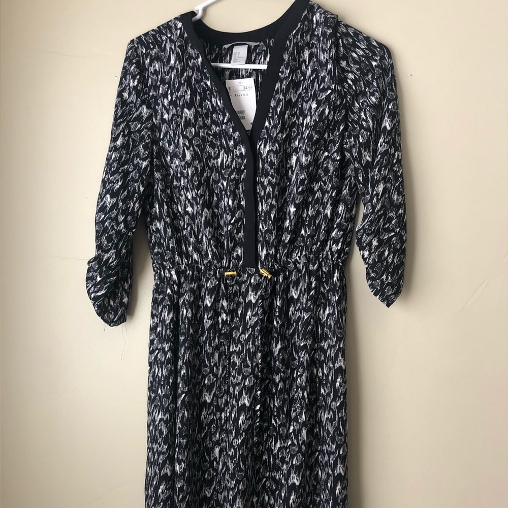 Black and white patterned dress